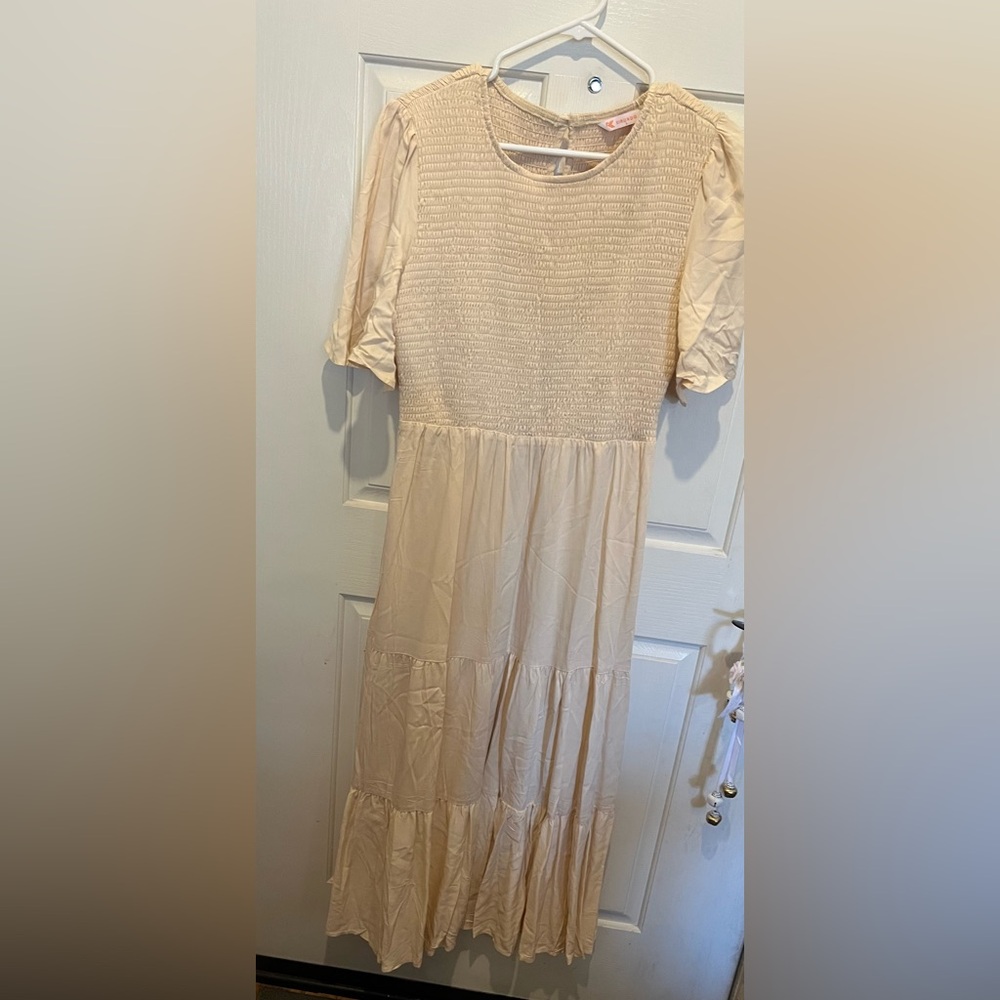 women’s maxi dress  large cream short sleeve lined New Kirundo smocked